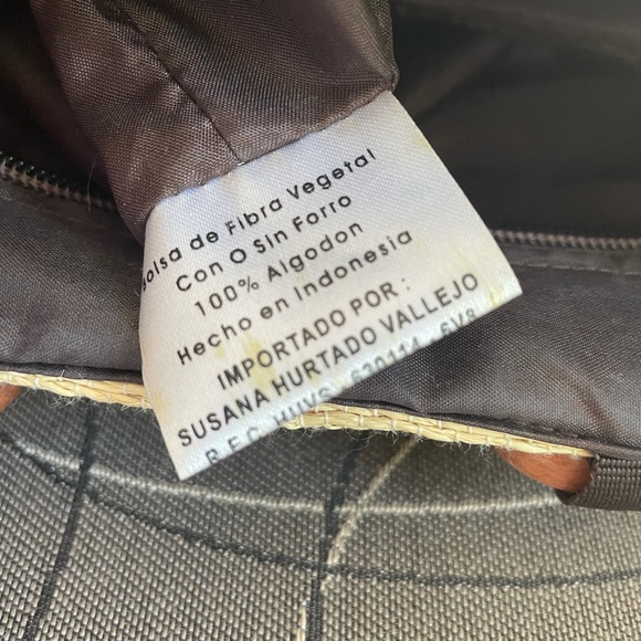 Small Boho Chic Wood Handle Puka Shell Handbag - Picture 8 of 10